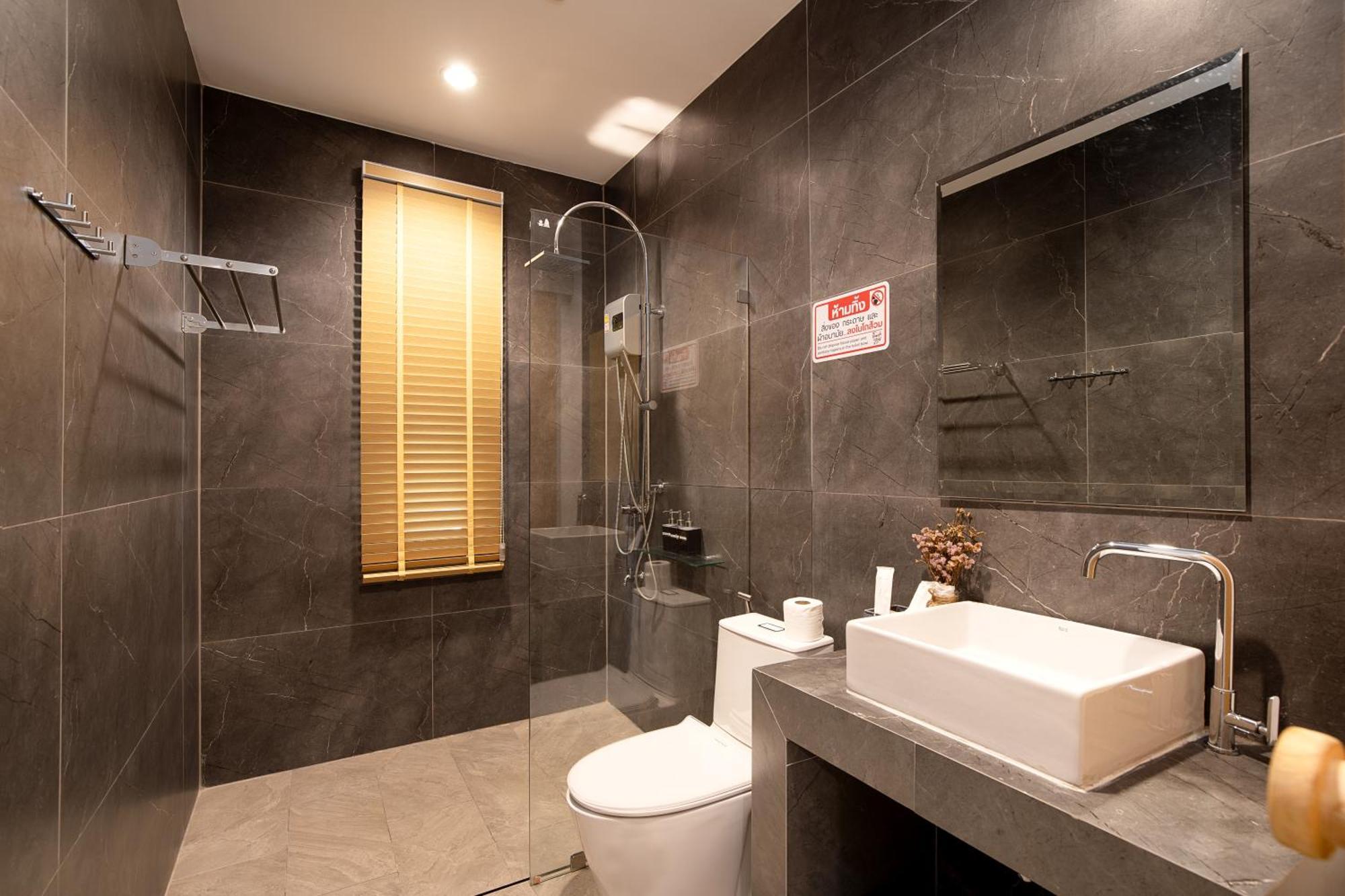 The Modeva Hotel Kanchanaburi Phòng bức ảnh